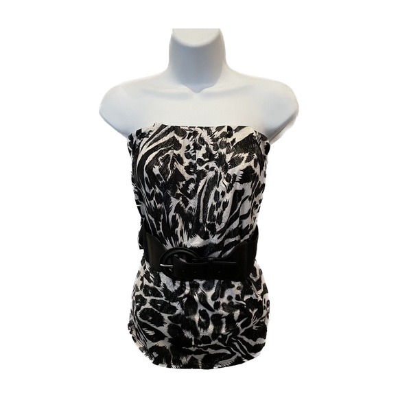 Rue21 Tops - Rue21 Zebra print tube / strapless top with black belt
